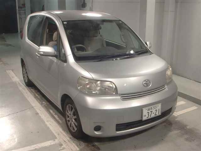 TOYOTA PORTE 2009