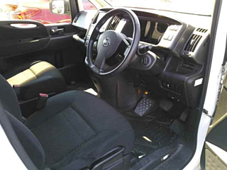 NISSAN SERENA 2010