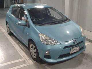TOYOTA AQUA 2013