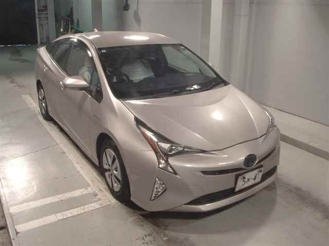TOYOTA PRIUS 2016