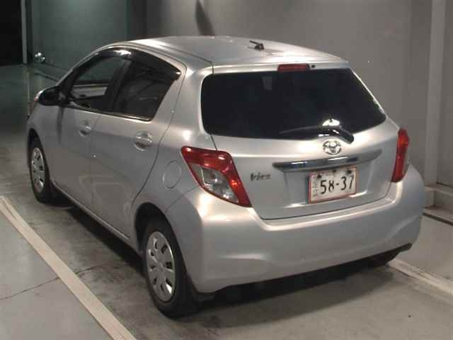 TOYOTA VITZ 2013