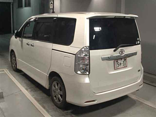 TOYOTA VOXY 2008