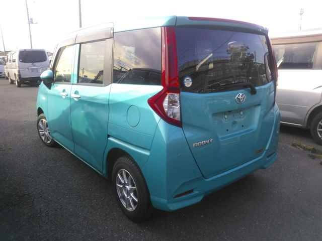 TOYOTA ROOMY 2022