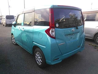 TOYOTA ROOMY 2022
