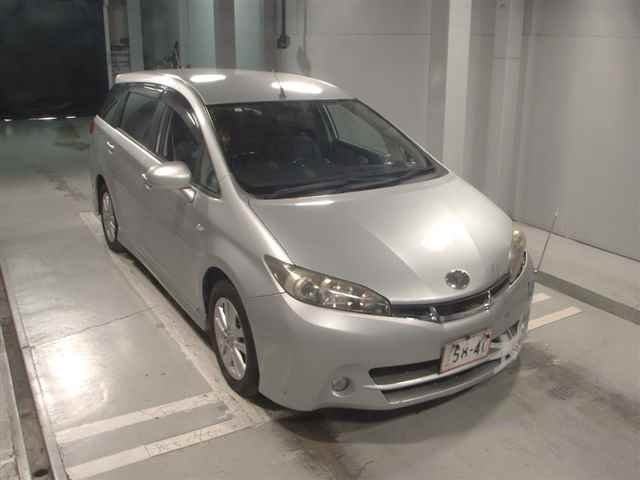 TOYOTA WISH 2009