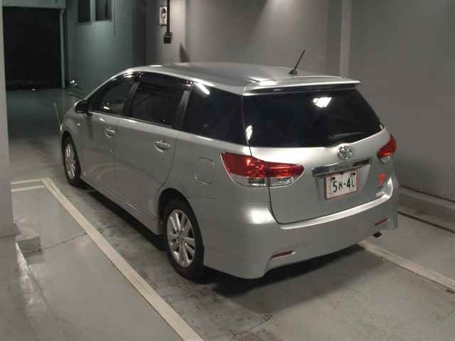 TOYOTA WISH 2009