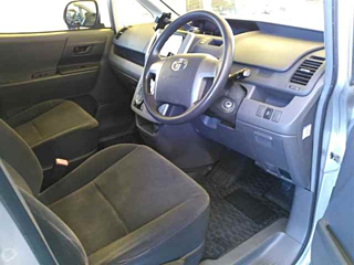 TOYOTA NOAH 2008