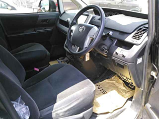 TOYOTA VOXY 2012