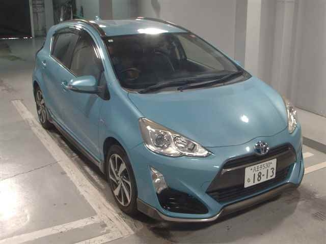 TOYOTA AQUA 2015