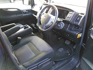 NISSAN SERENA 2010