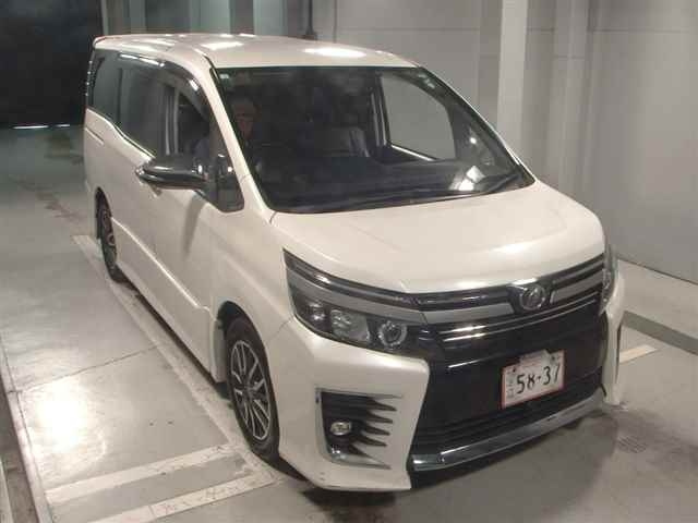 TOYOTA VOXY 2016
