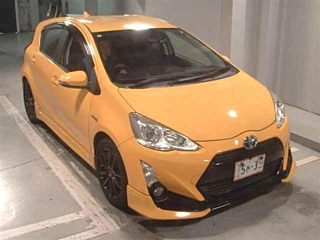 TOYOTA AQUA 2016