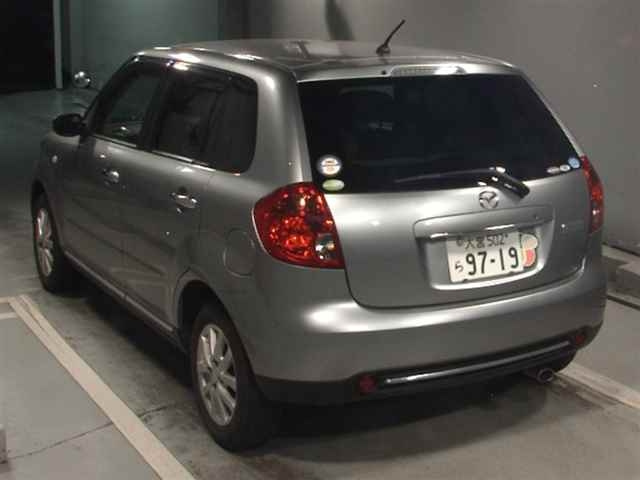 MAZDA VERISA 2010