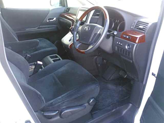 TOYOTA VELLFIRE 2010