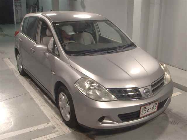 NISSAN TIIDA 2010