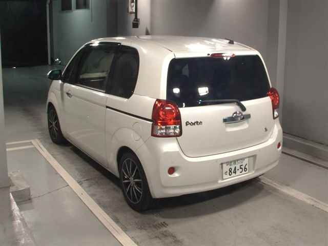 TOYOTA PORTE 2020
