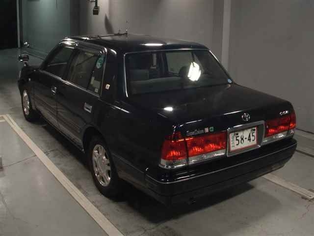 TOYOTA CROWN COMFORT 2016