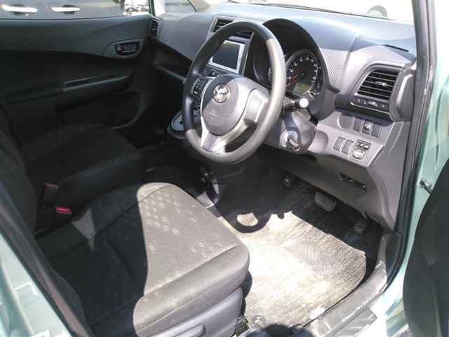 TOYOTA RACTIS 2013