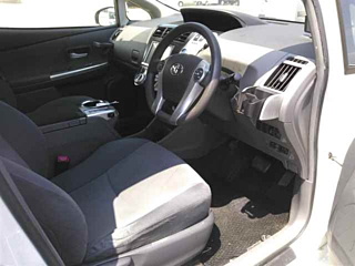 TOYOTA PRIUS ALPHA 2013
