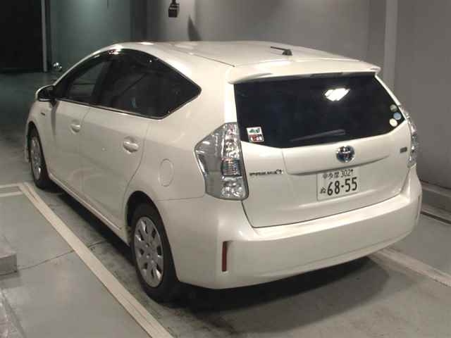 TOYOTA PRIUS ALPHA 2013