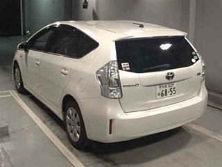 TOYOTA PRIUS ALPHA 2013