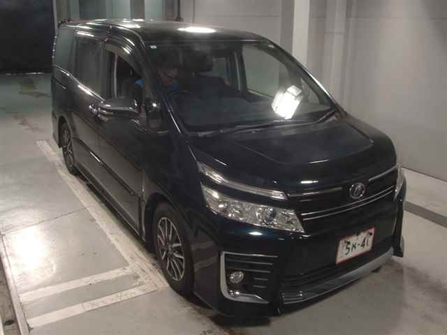 TOYOTA VOXY 2015
