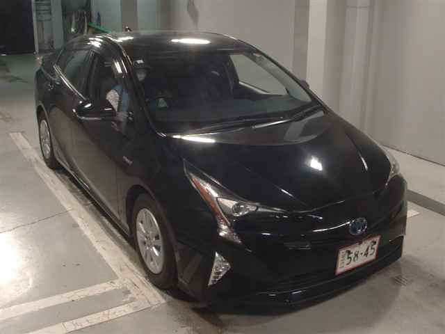 TOYOTA PRIUS 2018