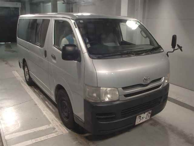 TOYOTA HIACE VAN 2009