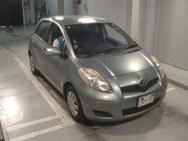 TOYOTA VITZ 2010