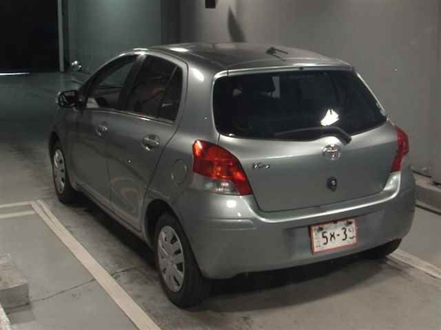 TOYOTA VITZ 2010