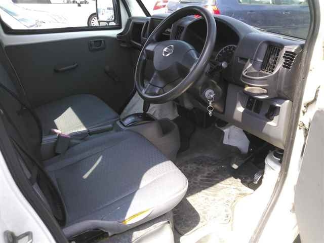 NISSAN CLIPPER TRUCK 2013