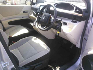 TOYOTA SIENTA 2017