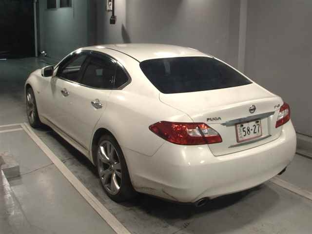 NISSAN FUGA 2010