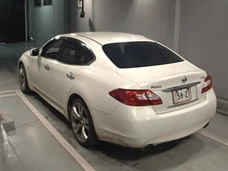 NISSAN FUGA 2010