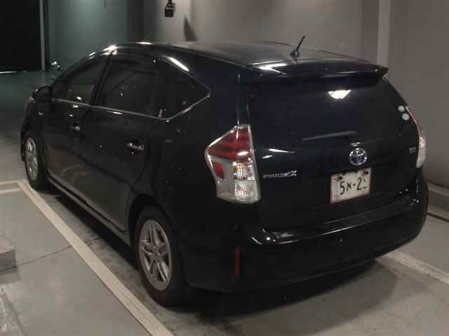 TOYOTA PRIUS ALPHA 2016
