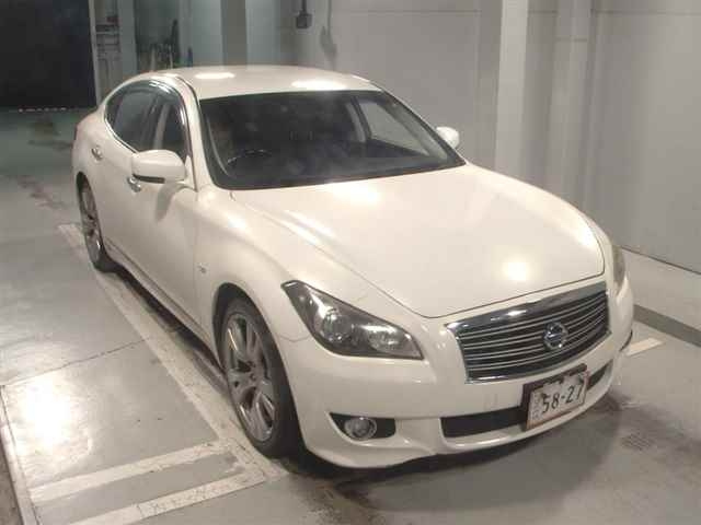 NISSAN FUGA 2010