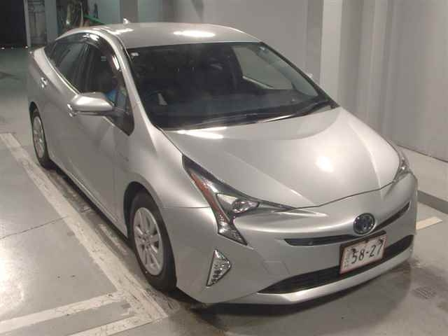 TOYOTA PRIUS 2018