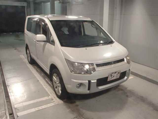 MITSUBISHI DELICA D5 2012