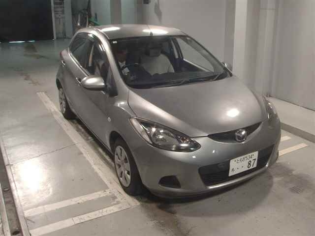 MAZDA DEMIO 2010