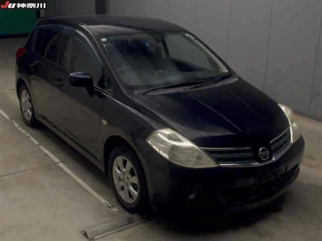 NISSAN TIIDA 2011
