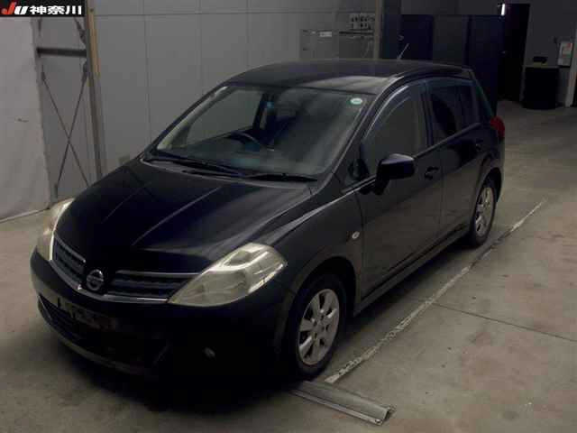 NISSAN TIIDA 2011