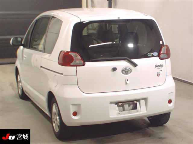 TOYOTA PORTE 2010