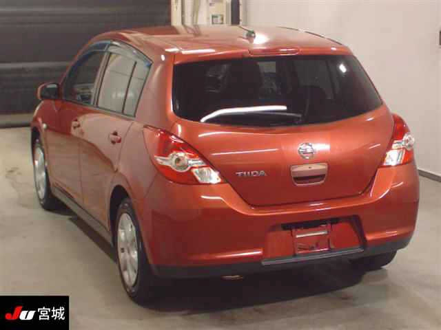 NISSAN TIIDA 2012