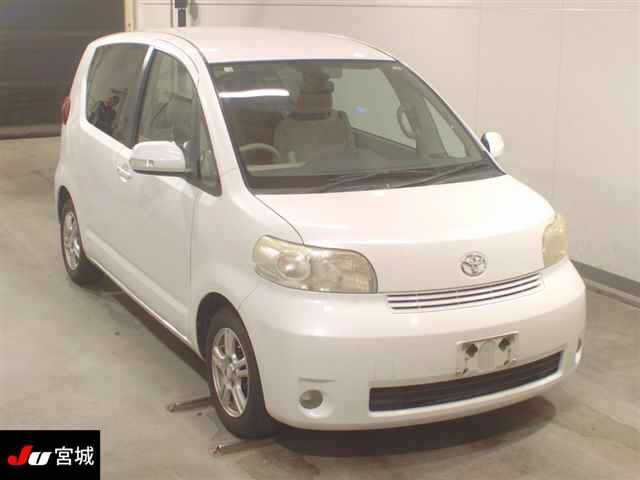 TOYOTA PORTE 2010
