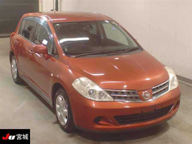 NISSAN TIIDA 2012