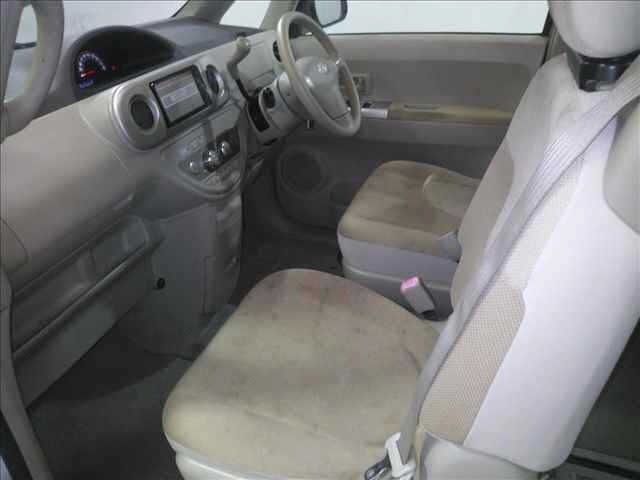 TOYOTA PORTE 2010