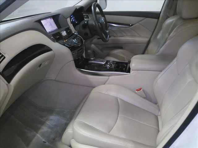NISSAN FUGA 2010