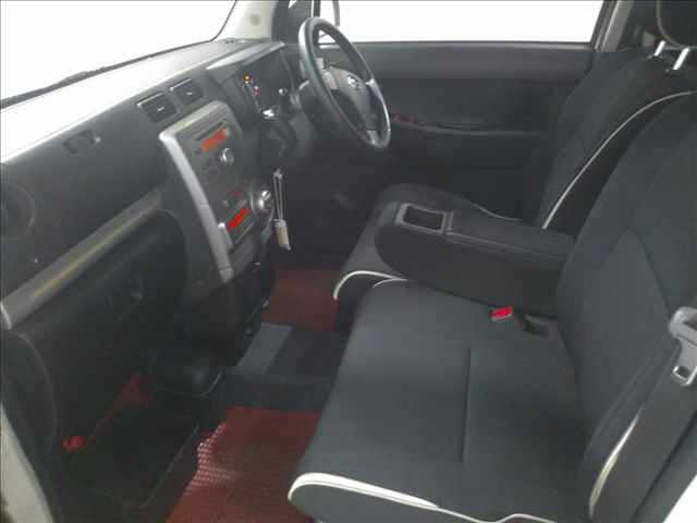 DAIHATSU MOVE CONTE 2010
