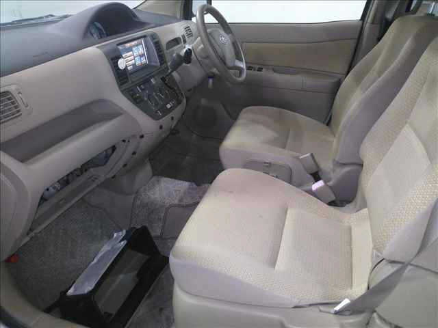 TOYOTA RAUM 2008