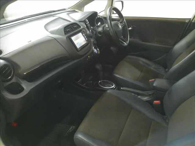 HONDA FIT SHUTTLE 2013